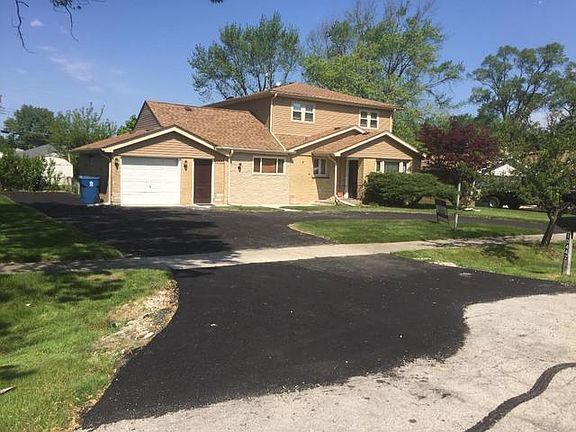 2nd image of 10442 S 81st Ct
