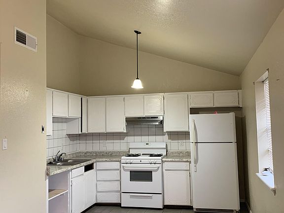 2nd image of 2105 Lake Omega St #Ab