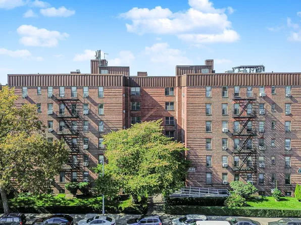 2140 Knapp Street image 1 of 25