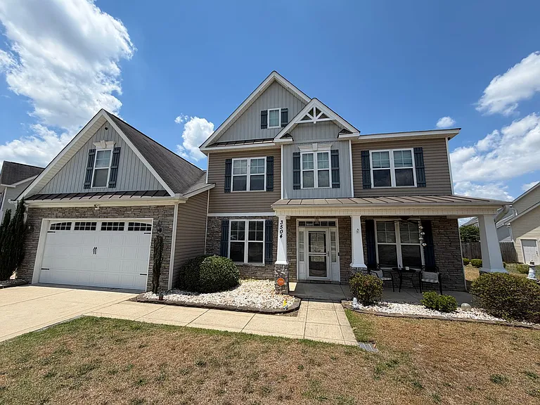 3504 Castlefield Ln — Photo 1