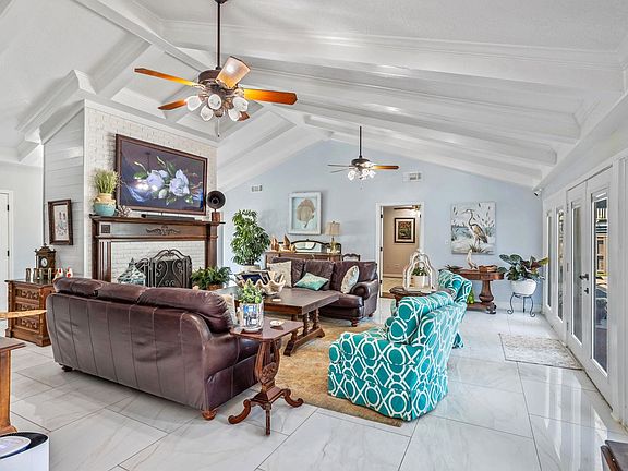 4th image of 9 River Ln