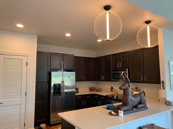 3rd image of 2525 College St #1000