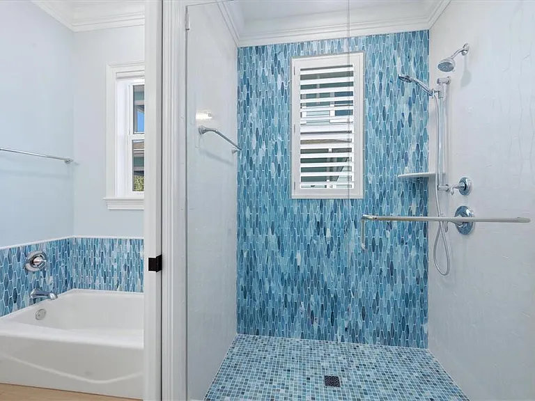113 Aqua Ln — Photo 31