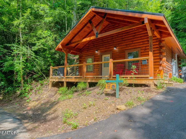 1695 Misty Hollow Way, Gatlinburg, TN 37738