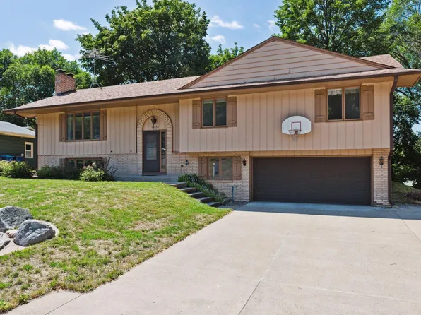 10653 Johnson Rd, Bloomington, MN 55437