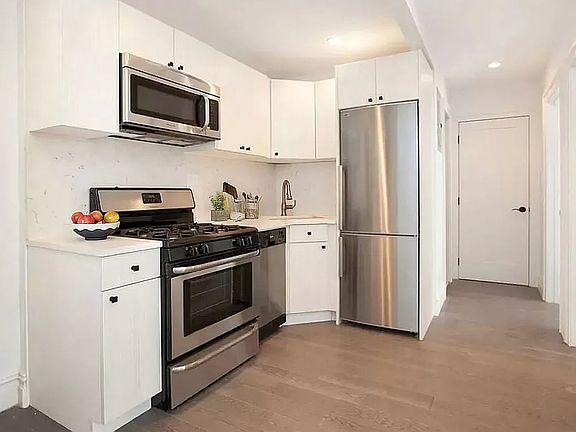 3rd image of 20 Avenue A