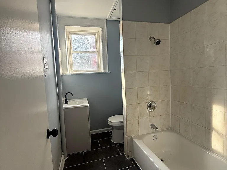 275 S 7th St #1N — Photo 5
