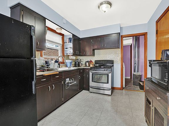 5th image of 5123 S Narragansett Ave