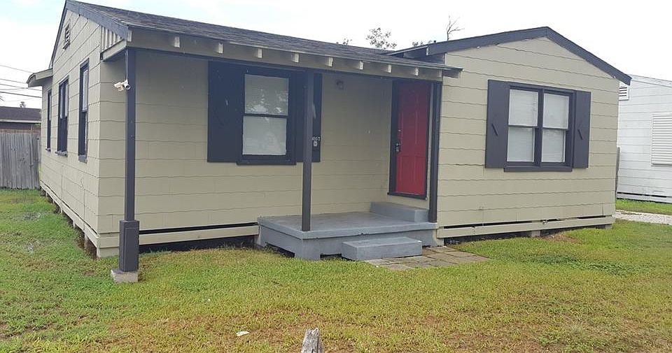 1st image of 3057 S Staples St