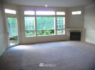 6918 208th St SW UNIT 102, Lynnwood, WA 98036