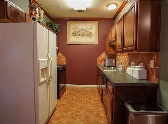 3rd image of 4600 Bundyhill Dr