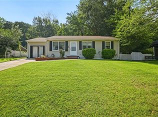 38 Garfield Dr, Newport News, VA 23608