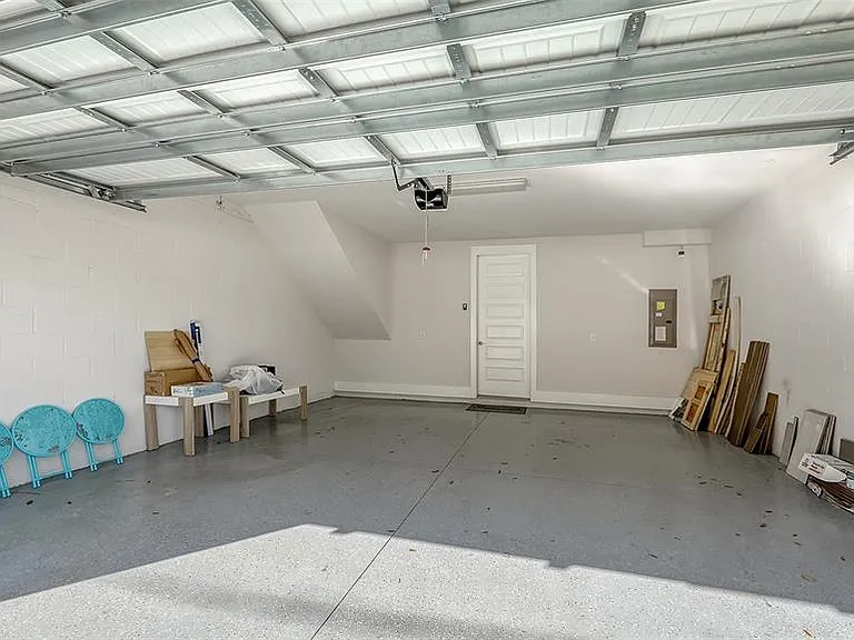 512 Laurel Park Dr — Photo 37