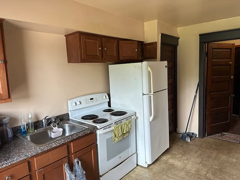 213 Park Ave #3 — Photo 4