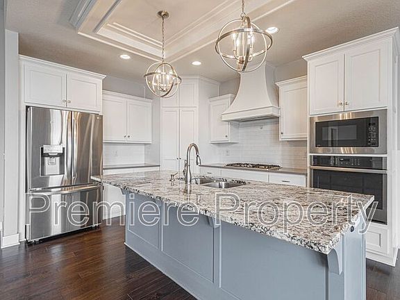 5th image of 21470 W 116th Pl