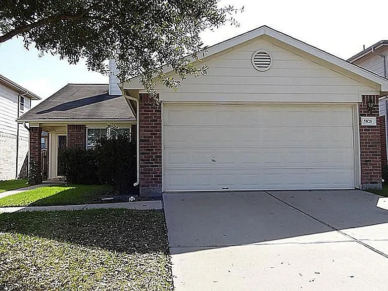 5826 Westminster Village Dr — Photo 2