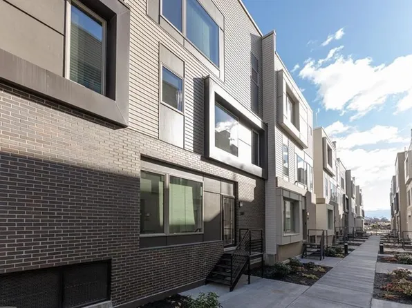 2108 Kensington Walk, Philadelphia, PA 19125