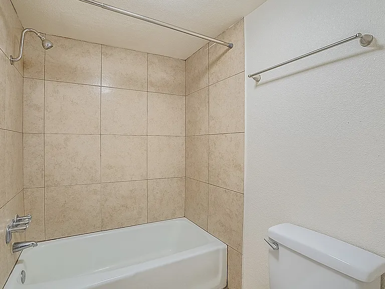 Canberra Apartments — Photo 14