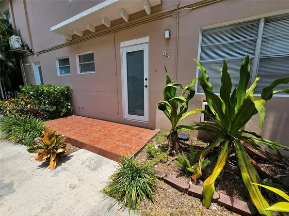 7909 East Dr, North Bay Village, FL