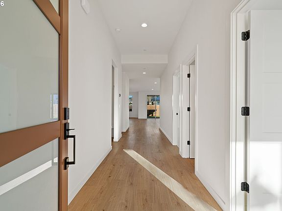 3rd image of 2350 SE Foxtrot St