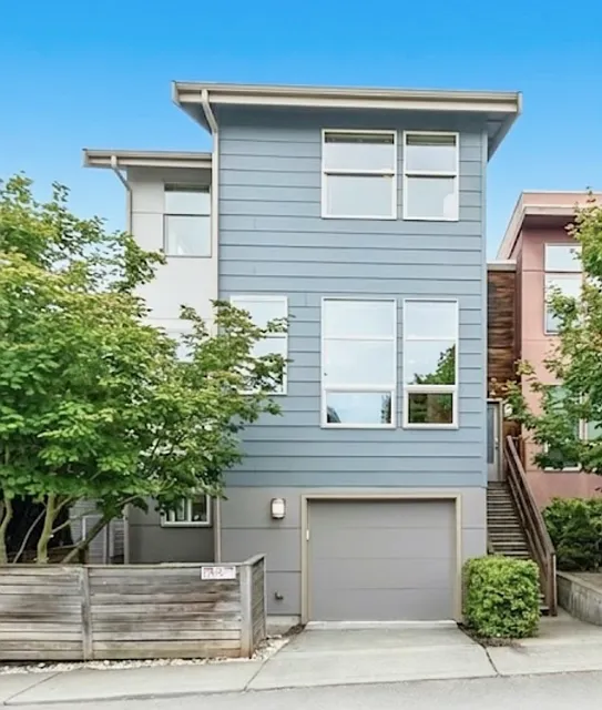 3 bed, 1320 sqft, $2,800 — Photo 1
