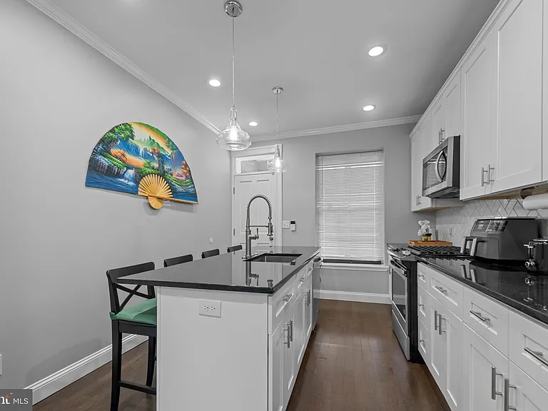 902 N Milton Ave — Photo 7