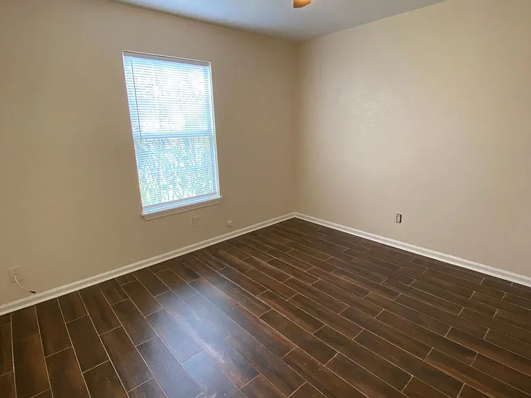 10727 Green Lake Dr — Photo 14