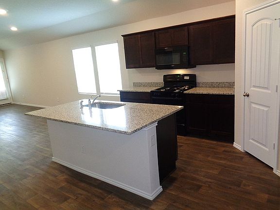 4th image of 709 Adlerway Dr