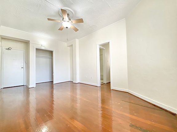 4th image of 826 S Hobart Blvd #202