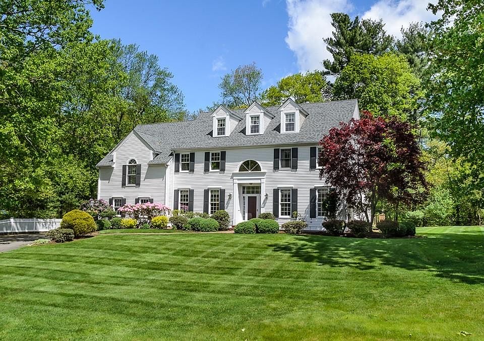 1st image of 4 Steeplechase Dr