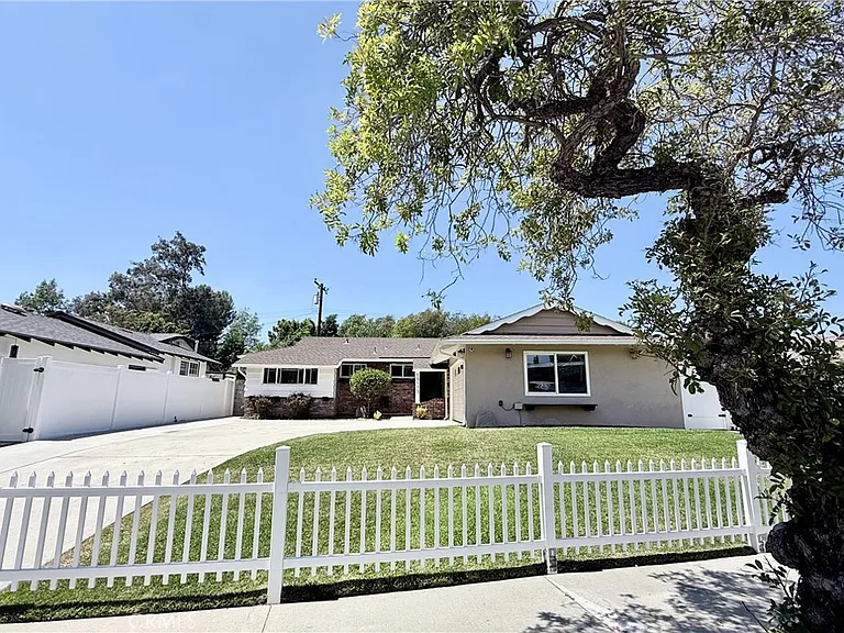 15173 Sarco Dr — Photo 2