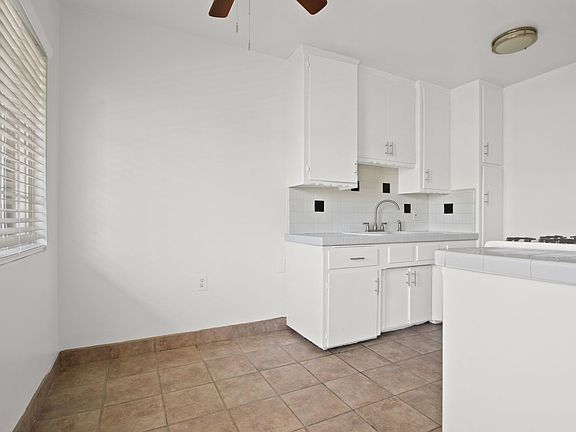 3rd image of 1040 Ximeno Ave APT 5