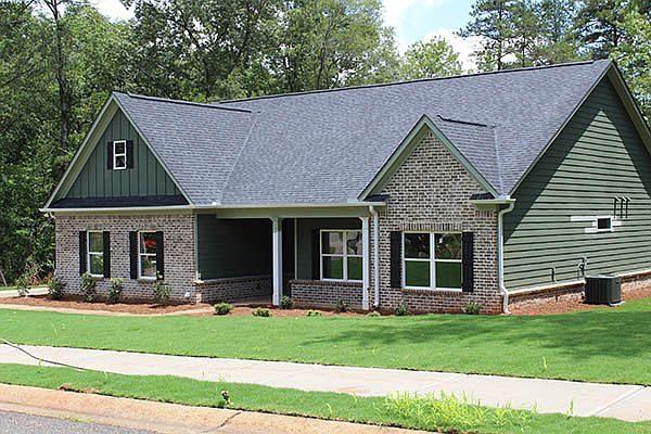 1st image of 208 Rapids Dr