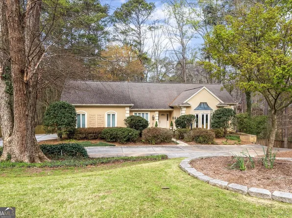 2010 Carrington Ct, Stone Mountain, GA 30087