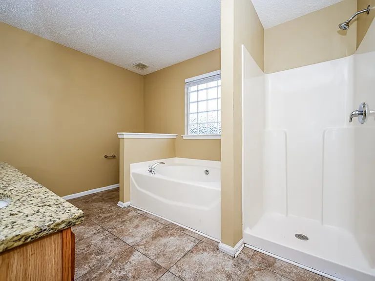 1876 Simmons Ln — Photo 10