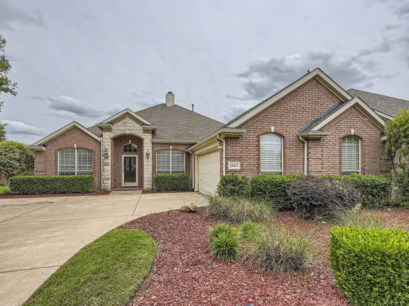 2867 Conrad Ln, Grand Prairie, TX 75052