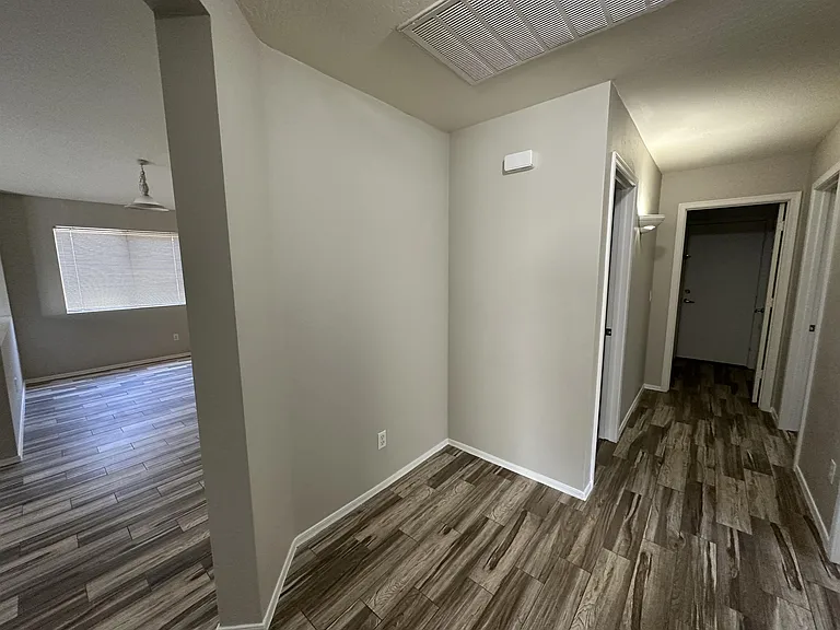 2425 S 159th Ln — Photo 14