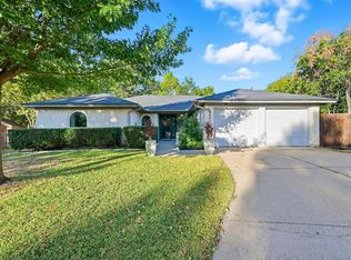 404 Ferenz Ct, Crowley, TX 76036