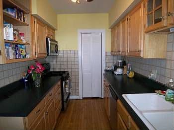 2nd image of 1112 Ontario St APT 2E