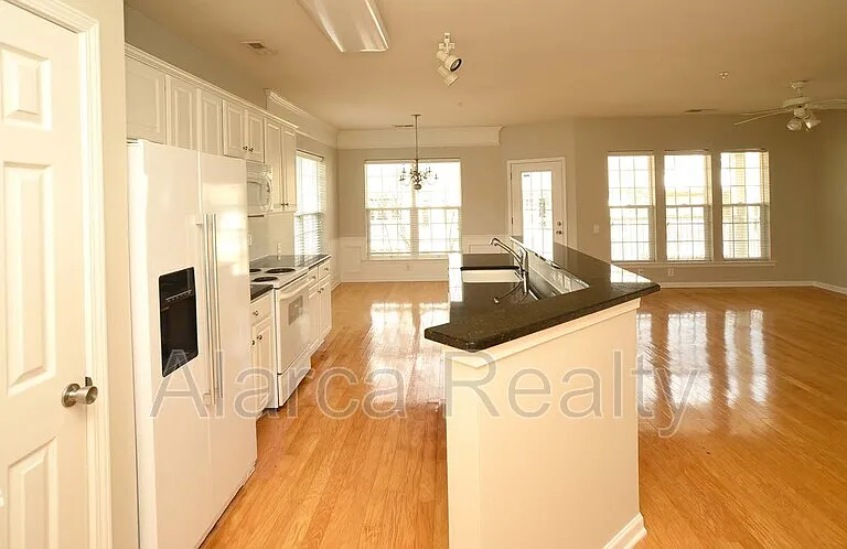 3282 Margellina Dr — Photo 6