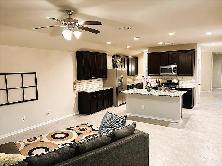 1402 Central Heights Dr — Photo 10