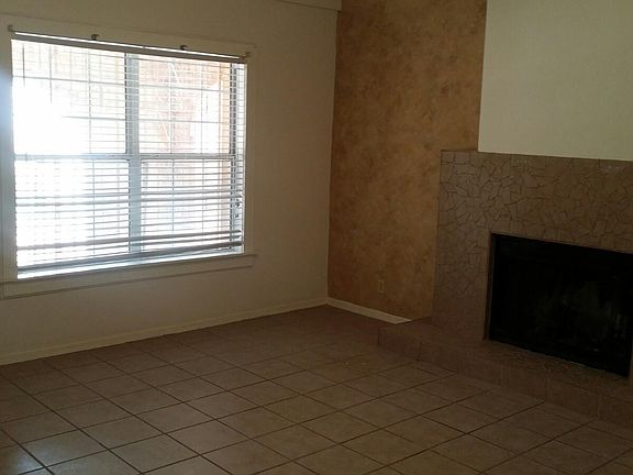 3rd image of 3909 Pershing Dr
