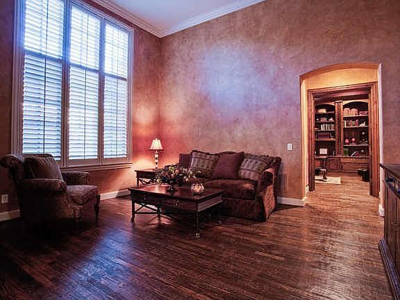 4th image of 5949 Shady Oaks Dr