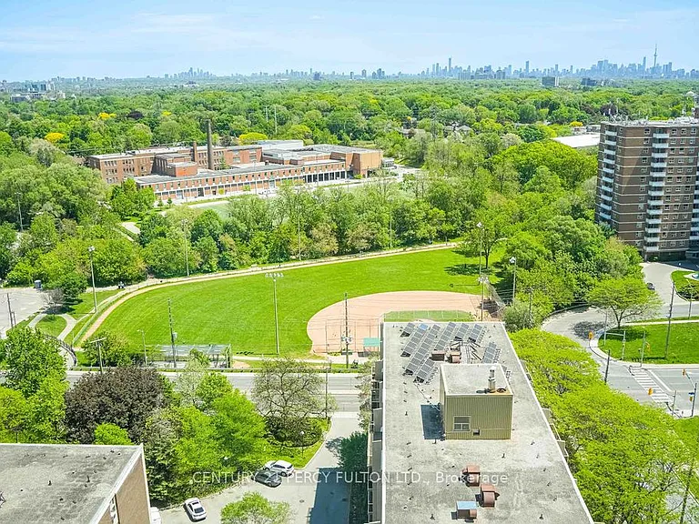 60 Central Park Dr #1802 — Photo 31