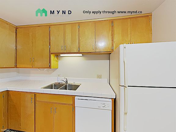 3rd image of 5994 Lake Crest Way APT 8