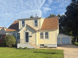 423 E South St, Geneseo, IL 61254