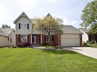 2414 N Vinegate Cir, Wichita, KS 67226