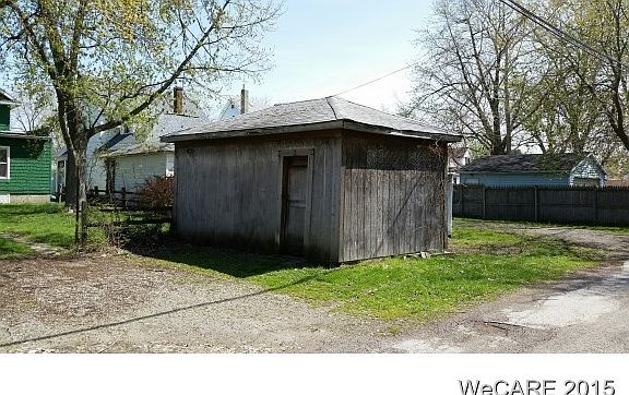 3rd image of 702 S Metcalf St