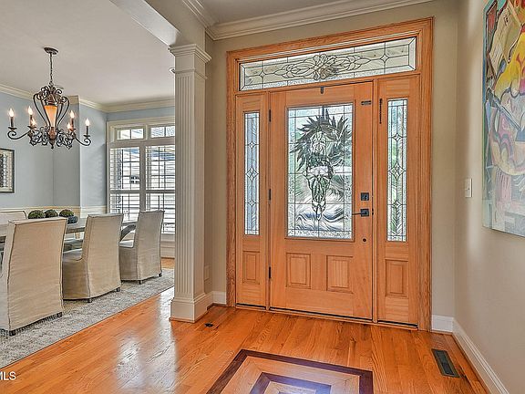 4th image of 1943 Villa Ct