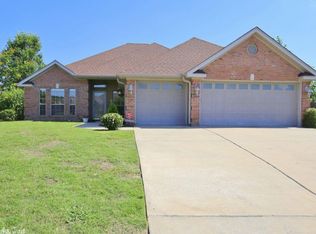 3 Auriel Ct, Maumelle, AR 72113